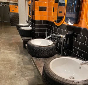 Waschbecken Toilette Motorworld