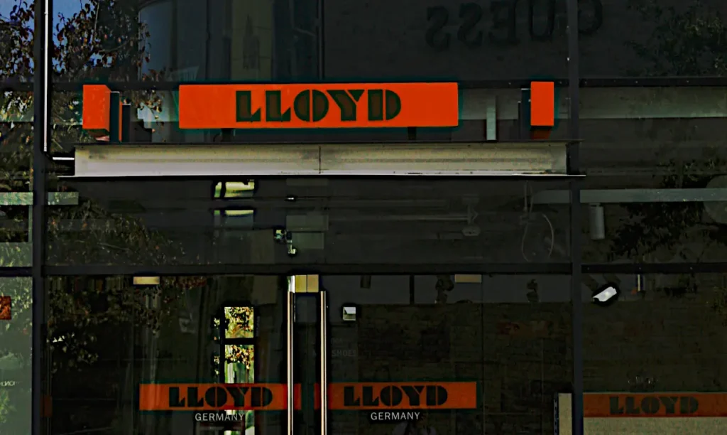 LLoyd Outlet