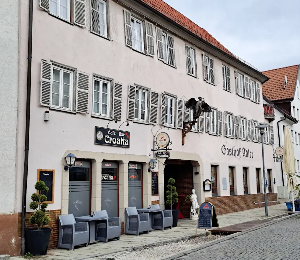 Metzingen: Gasthof Adler und Cafe Bar Croatia.