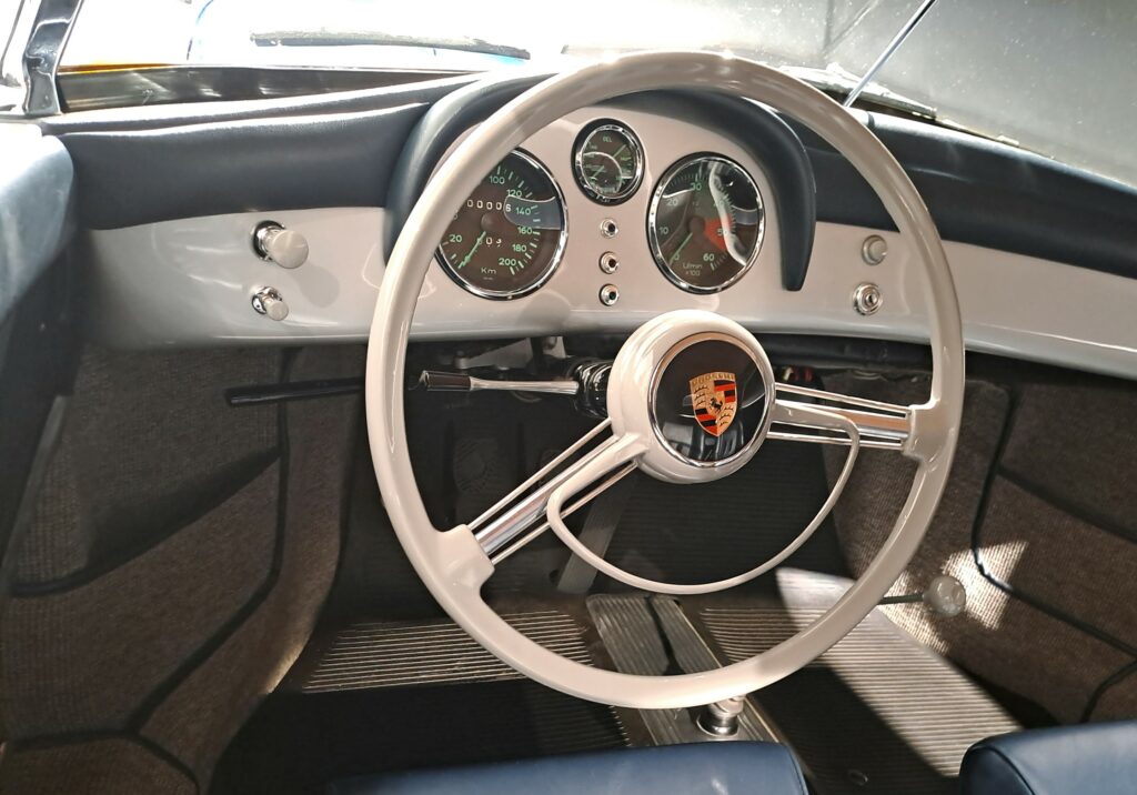 Porsche 356 Speedster Lenkrad und Armaturenbrett.